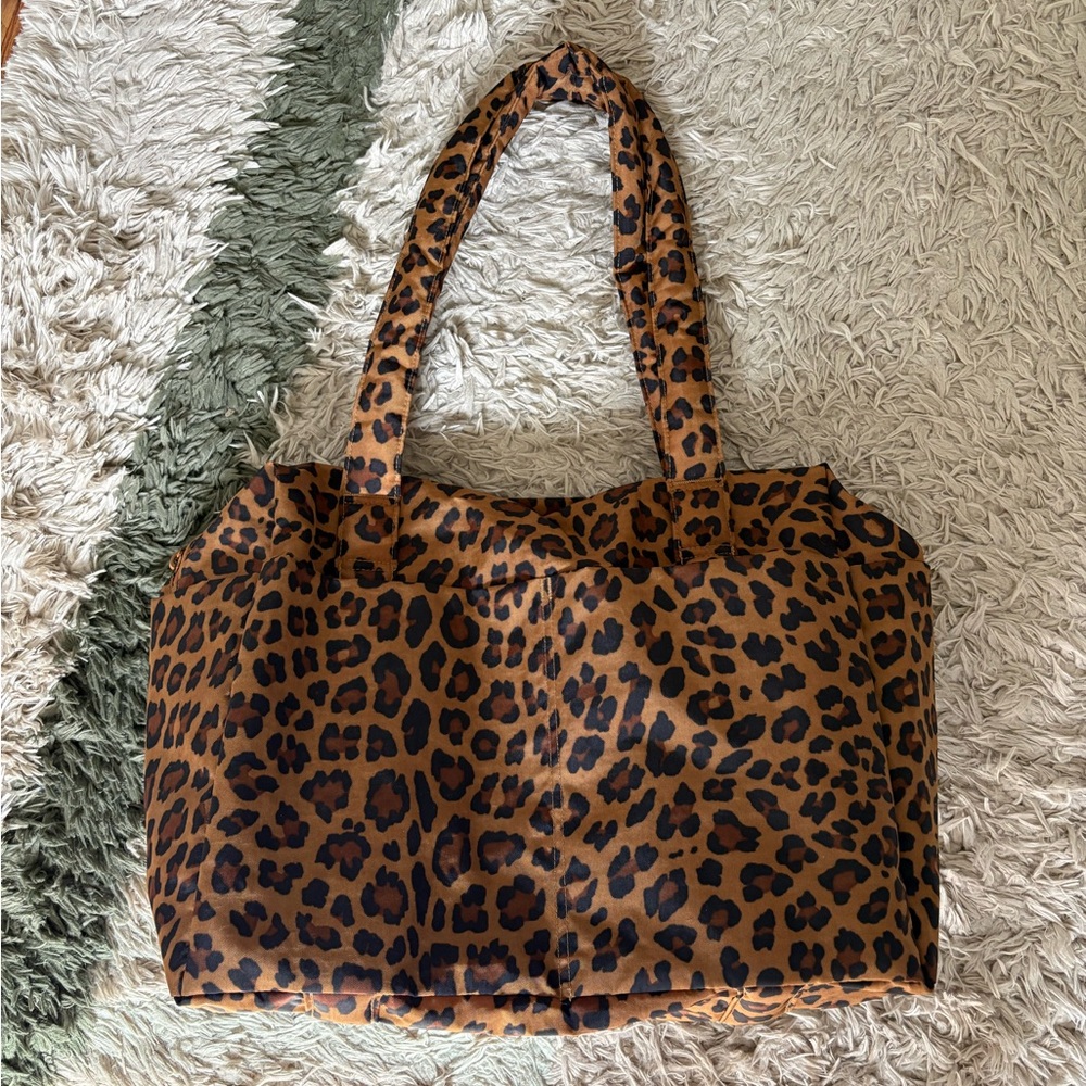 Baggu Small Cloud Carry On Leopard